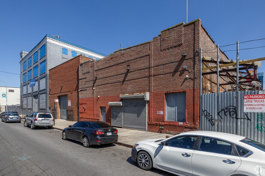 302 Sheffield Ave, Brooklyn, NY for sale - Building Photo - Image 3 of 7