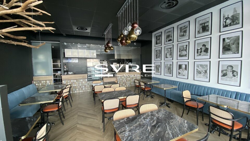 Retail in La Ciotat to rent - Interior Photo - Image 3 of 7