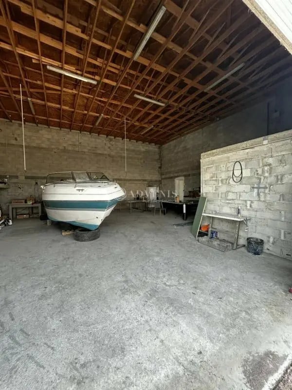 Location Entrepôt 270 m² - Photo 1