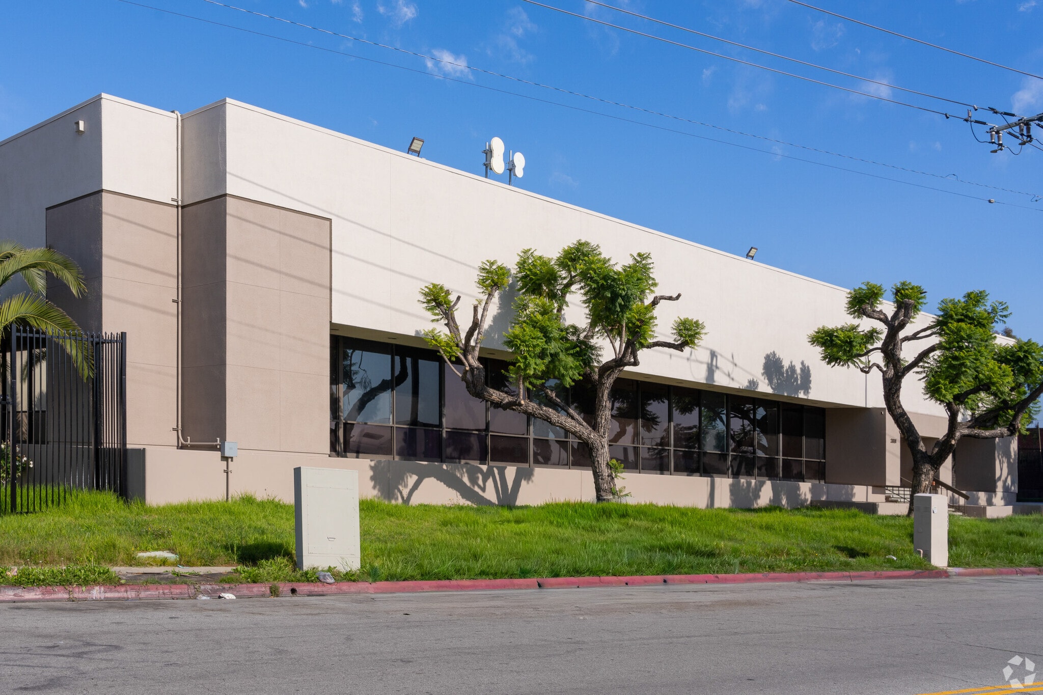 2851 E Las Hermanas St, Rancho Dominguez, CA for sale Primary Photo- Image 1 of 1