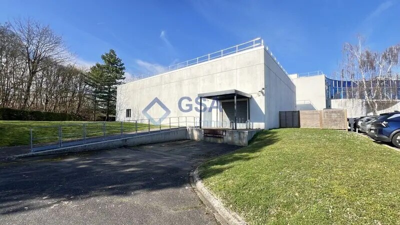 Light Industrial in Évry-Courcouronnes to rent Building Photo- Image 1 of 14