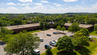 17975 W Sarah Ln, Brookfield, WI for rent Building Photo- Image 1 of 10