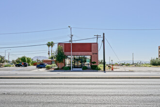 2730 S Maryland Pky, Las Vegas, NV for rent Primary Photo- Image 1 of 4