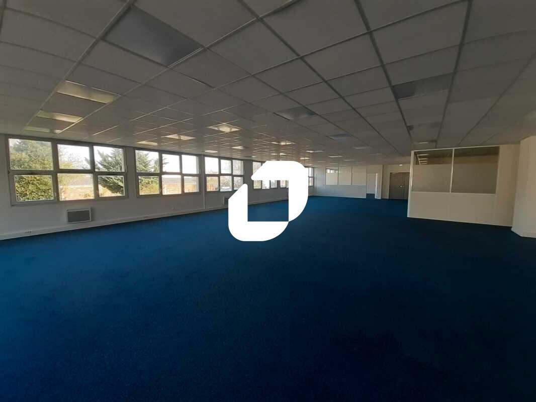 Office in Montreuil to rent Interior Photo- Image 1 of 6