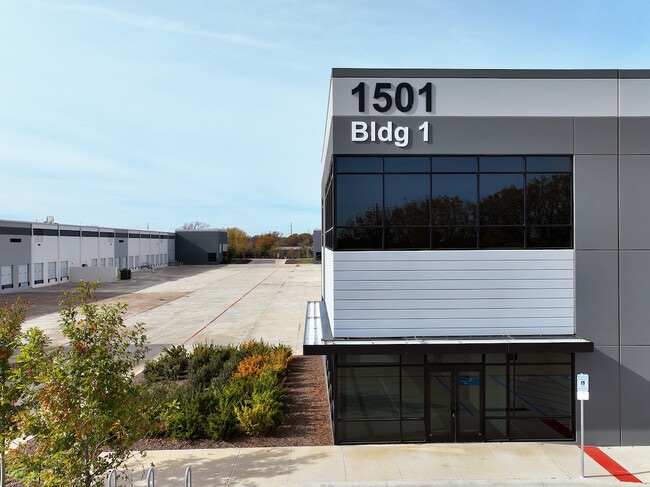More details for 1501 N Mayhill Rd, Denton, TX - Industrial to Rent