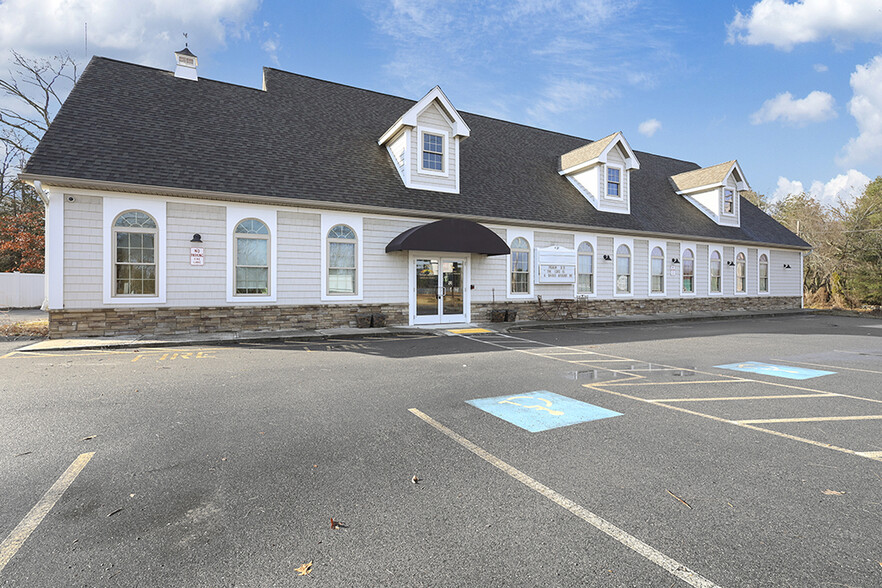 288 Quaker Hwy, North Smithfield, RI for sale - Building Photo - Image 2 of 16