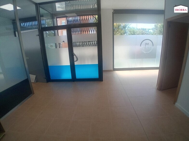 Retail in Tordera, Barcelona to rent - Interior Photo - Image 2 of 2