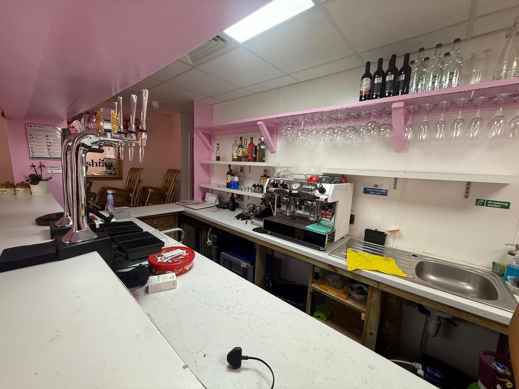 9 Hanger Ln, London for sale Primary Photo- Image 1 of 1