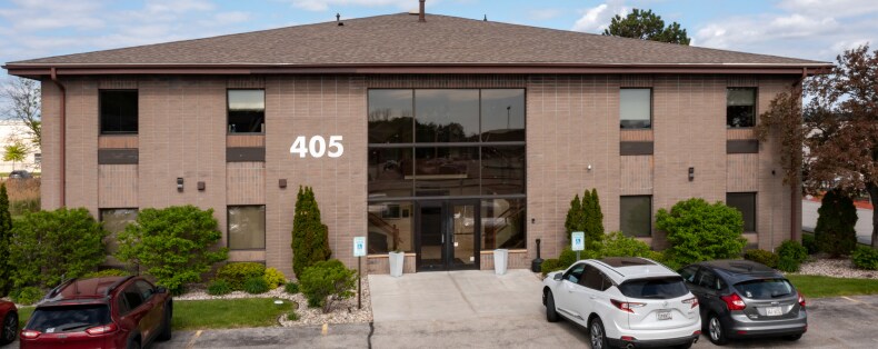 405 N Calhoun Rd, Brookfield, WI for sale - Primary Photo - Image 1 of 1