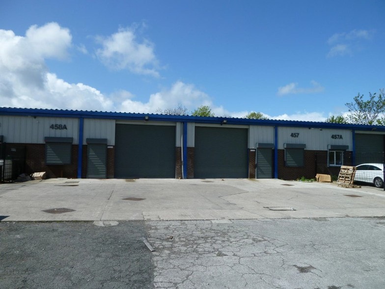 Carr Pl, Preston to rent - Building Photo - Image 2 of 2
