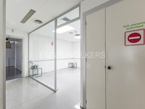 Retail in Barcelona, Barcelona to rent Interior Photo- Image 1 of 37