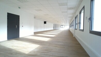 Avenue De La Fleuride, Aubagne to rent Interior Photo- Image 1 of 5