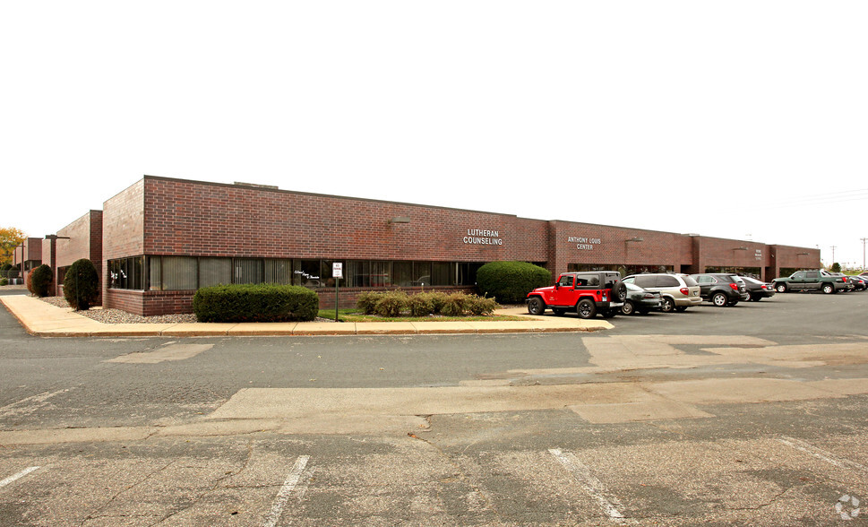 1501-1525 E Highway 13 E, Burnsville, MN for rent - Primary Photo - Image 1 of 3