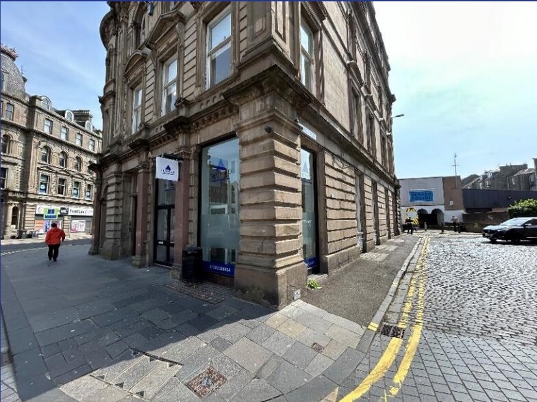 11 Albert Sq, Dundee to rent - Building Photo - Image 1 of 2