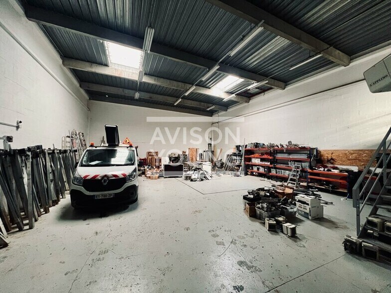 Light Industrial in Villepinte to rent - Interior Photo - Image 2 of 6