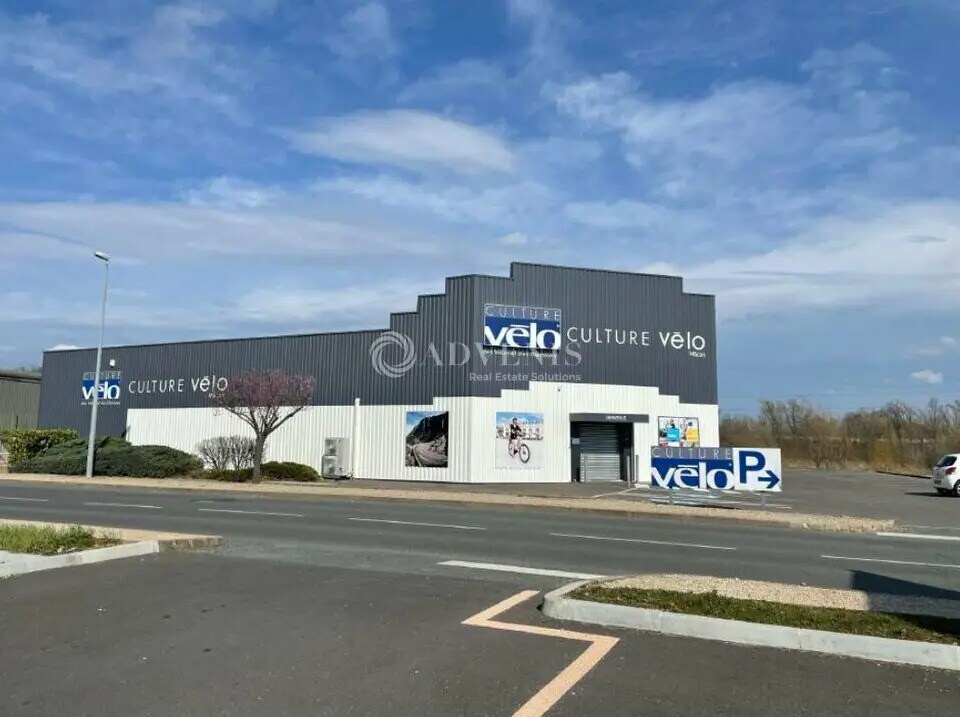 Retail in Chaintré for sale Building Photo- Image 1 of 2