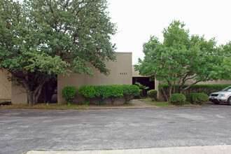 4218-4220 Centergate St, San Antonio, TX for sale Building Photo- Image 1 of 1