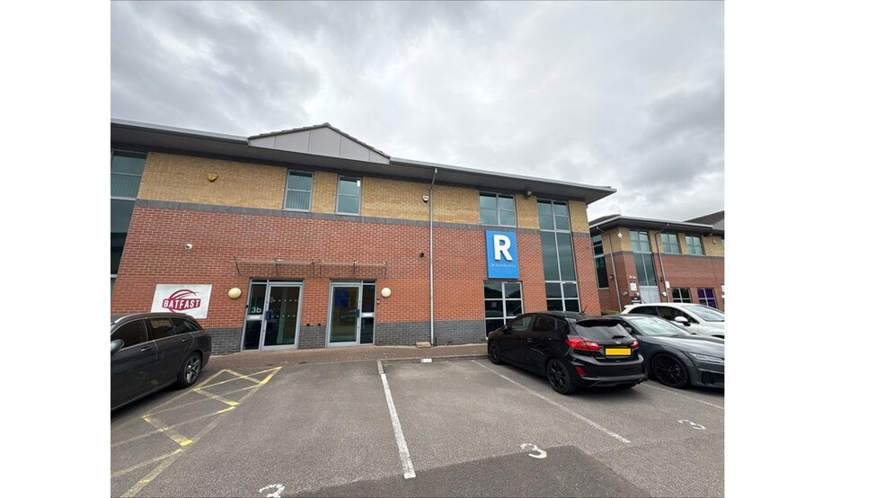 Private Road No. 2, Nottingham to rent - Building Photo - Image 3 of 9