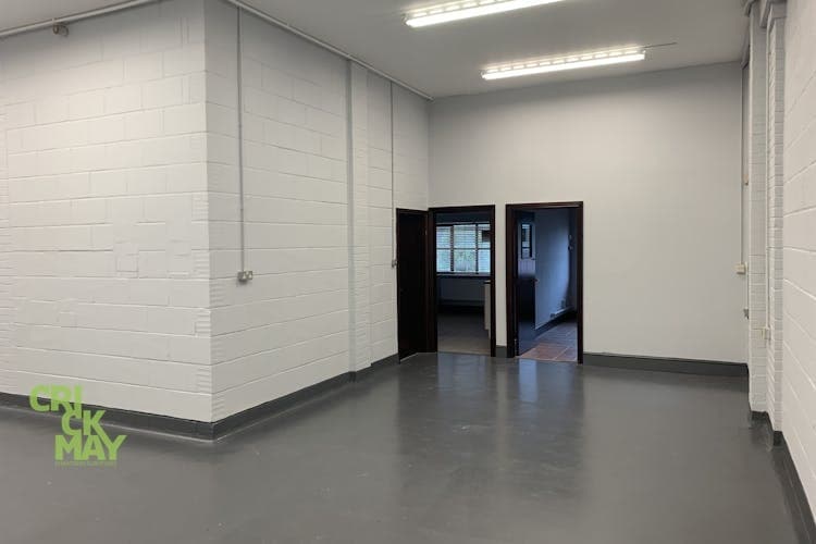 6 Jubilee Rd, Burgess Hill, WSX RH15 9TL - Unit 4 - - Interior Photo - Image 2 of 4