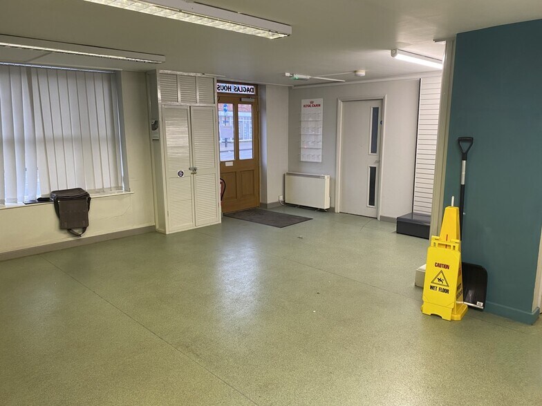 Connaught Pln, Attleborough for sale - Interior Photo - Image 2 of 4