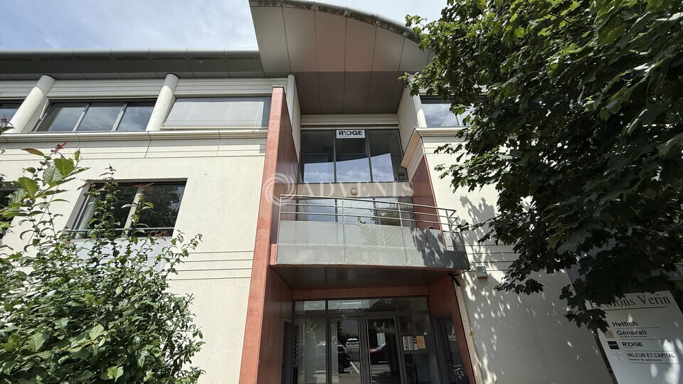 1 Rue De Berlin, Montévrain to rent Building Photo- Image 1 of 13