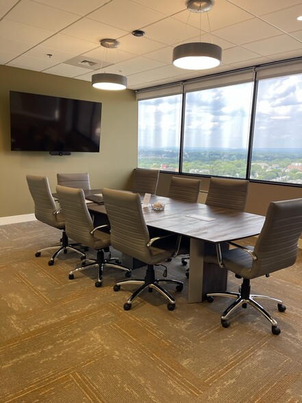 1 W Broad St, Bethlehem, PA to rent - Interior Photo - Image 2 of 17