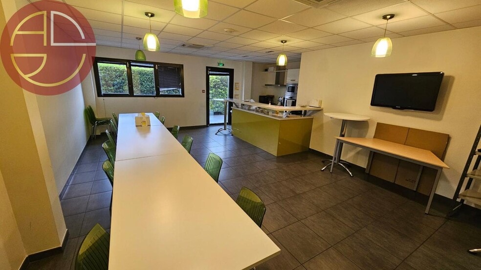Industrial in Plaisance-du-Touch for sale - Interior Photo - Image 2 of 7