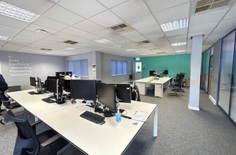 Lynch Wood, Peterborough to rent Interior Photo- Image 2 of 3