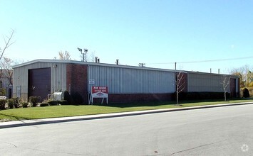 2401-2425 Pan Am Blvd, Elk Grove Village, IL for sale Building Photo- Image 1 of 6