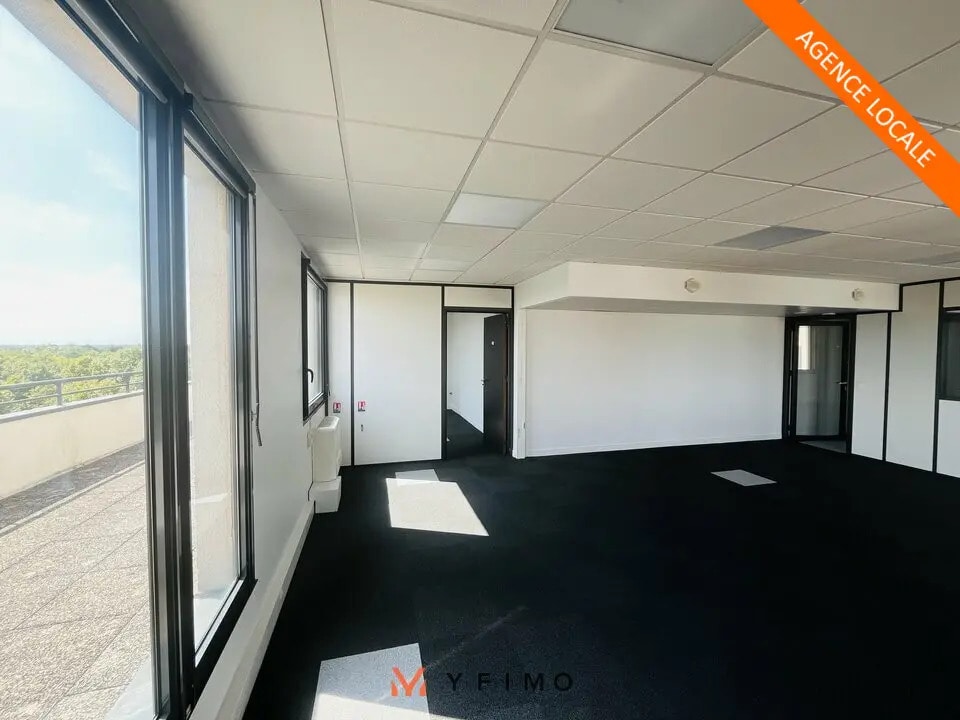 Location Bureaux 808 m² - Photo 1