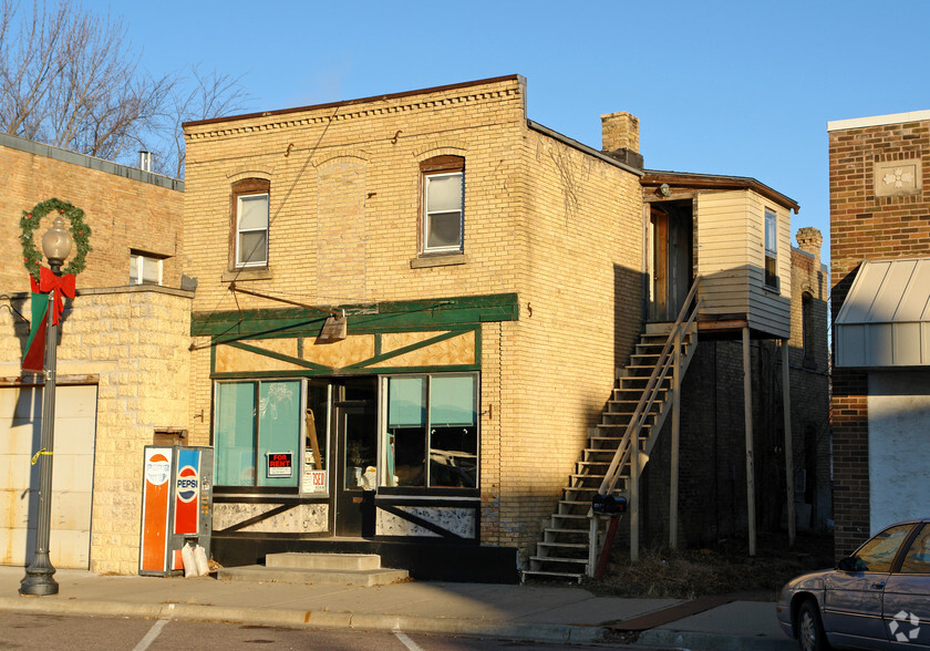 131 1st St E, Jordan, MN for sale - Primary Photo - Image 1 of 1