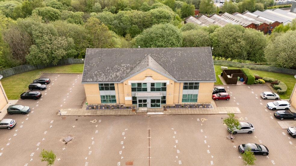 Calvin St, Bolton to rent - Building Photo - Image 2 of 6