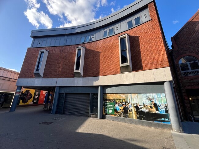 More details for 17-19 Octagon Parade, High Wycombe - Retail to Rent