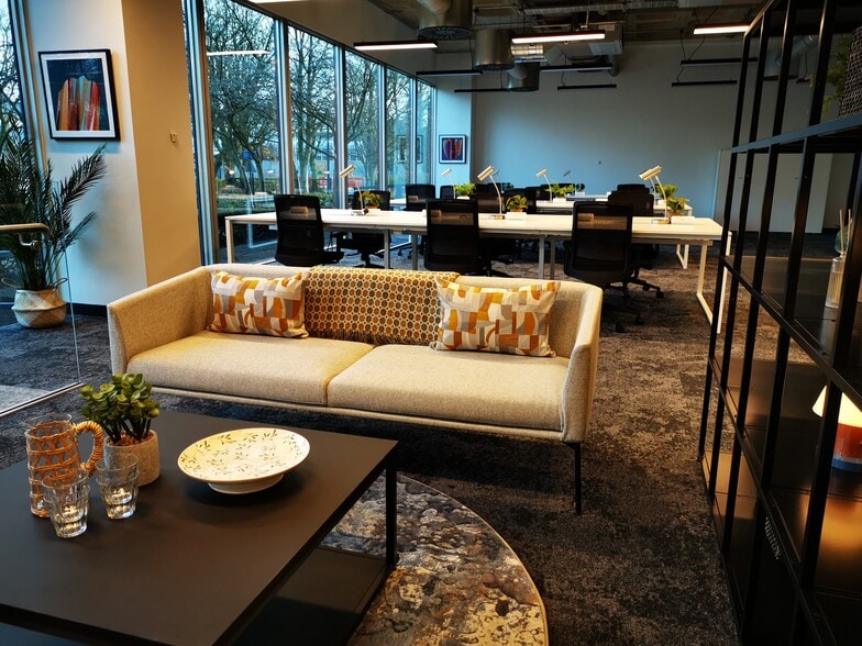 Otley Rd, Harrogate to rent - Building Photo - Image 3 of 17