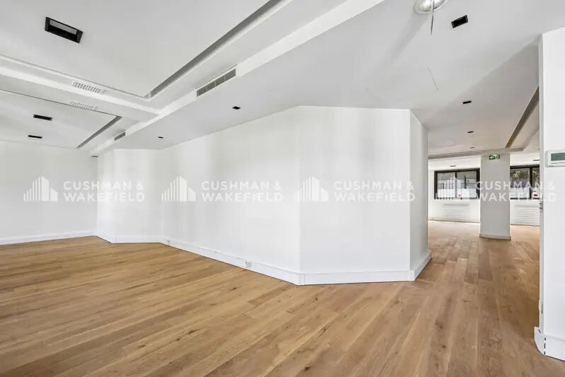 3 Rue Castéja, Boulogne-Billancourt to rent - Interior Photo - Image 2 of 8