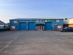 Whittle Clos, Newark to rent Building Photo- Image 1 of 1