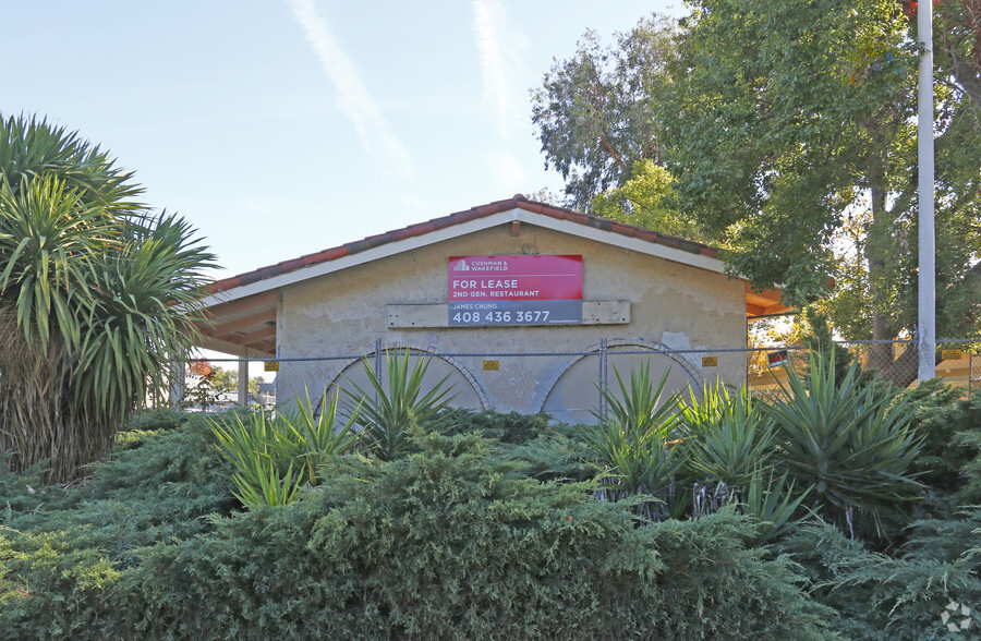 2102 McKee Rd, San Jose, CA for rent - Building Photo - Image 3 of 4