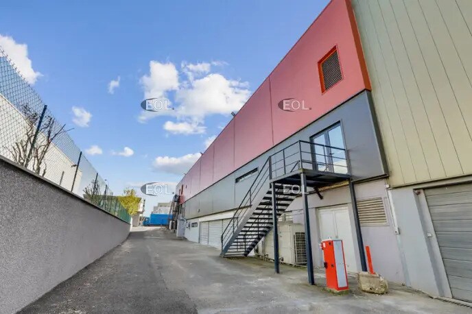 Industrial in Créteil to rent - Building Photo - Image 2 of 11