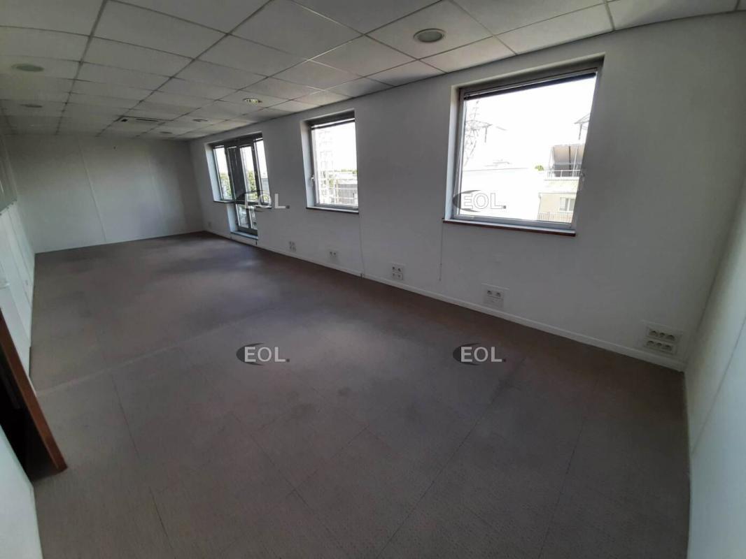 Office in Chevilly-Larue to rent Building Photo- Image 1 of 13
