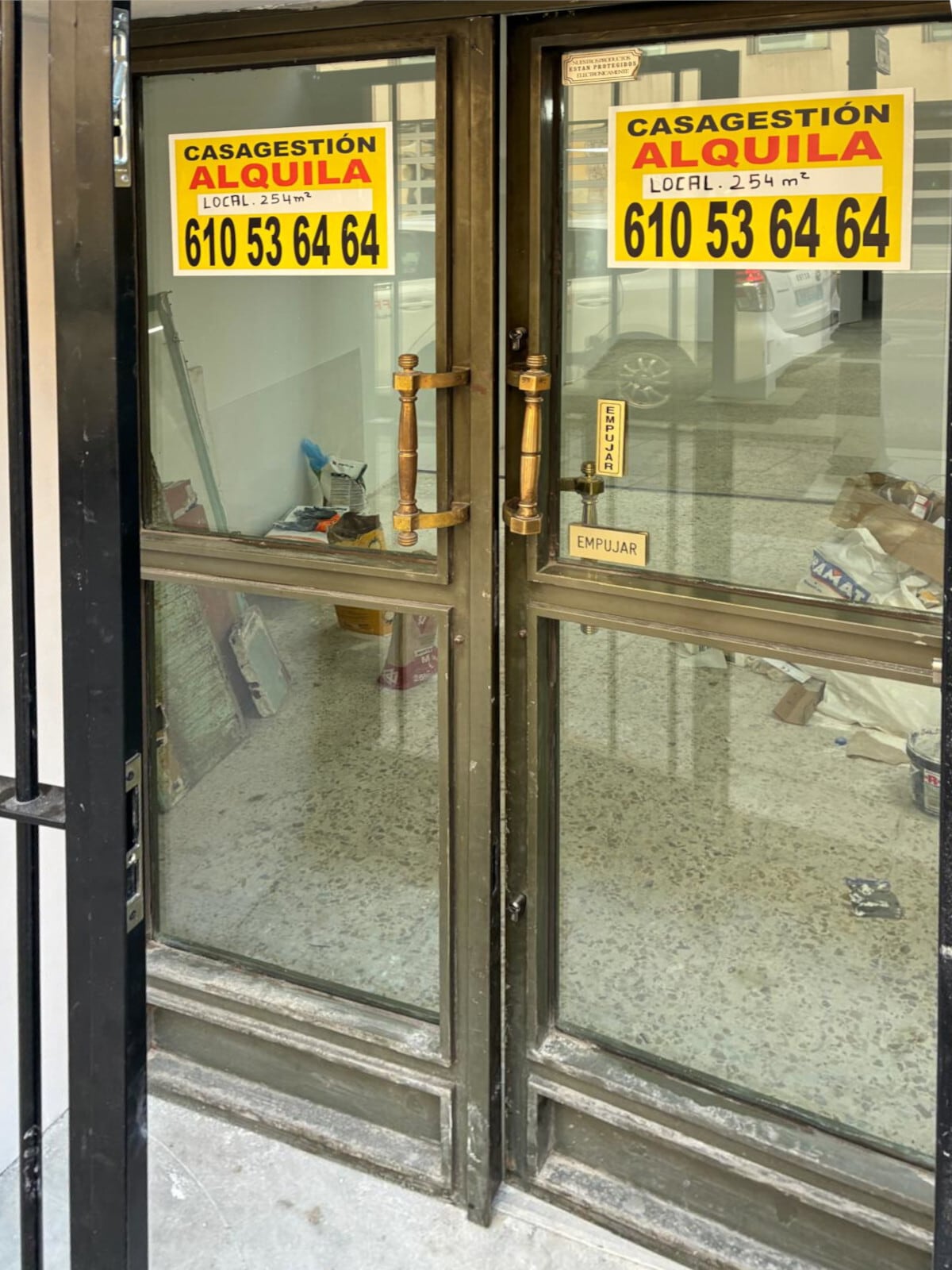 Retail in Madrid, Madrid to rent Interior Photo- Image 1 of 4