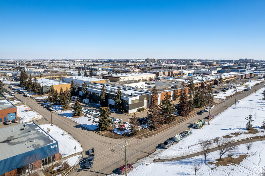 2616 18th St NE, Calgary, AB for rent - Aerial - Image 2 of 7