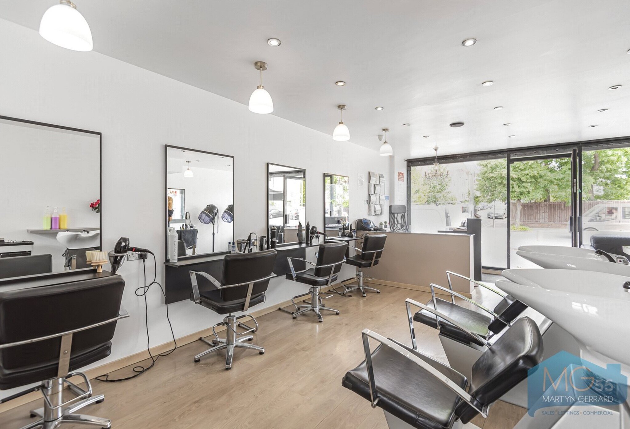 125 Colney Hatch Ln, London N10 1HD Retail for Rent