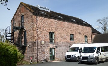 Teddesley Rd, Penkridge to rent Building Photo- Image 1 of 2