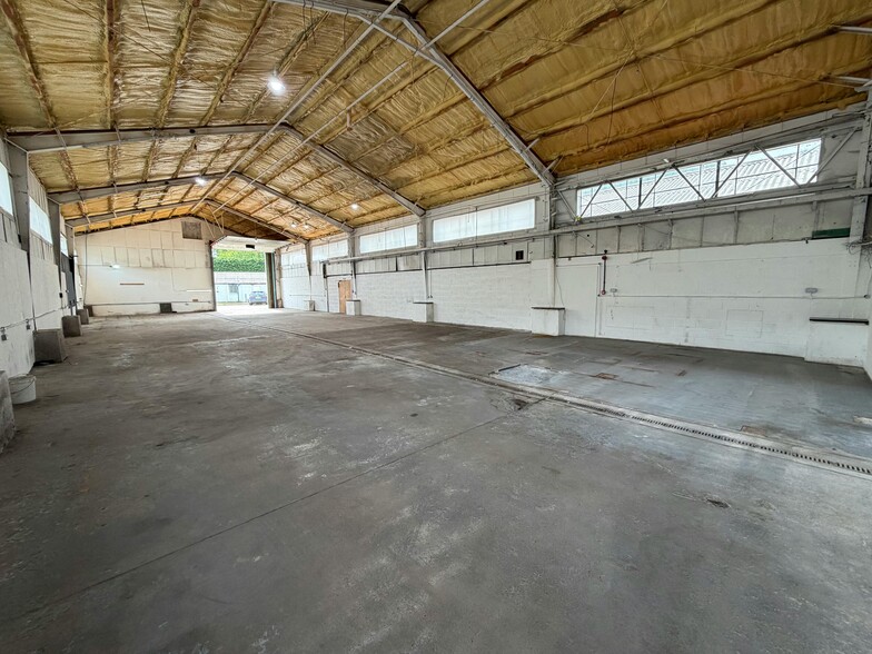 Ministry Rd, Thatcham to rent - Building Photo - Image 3 of 4
