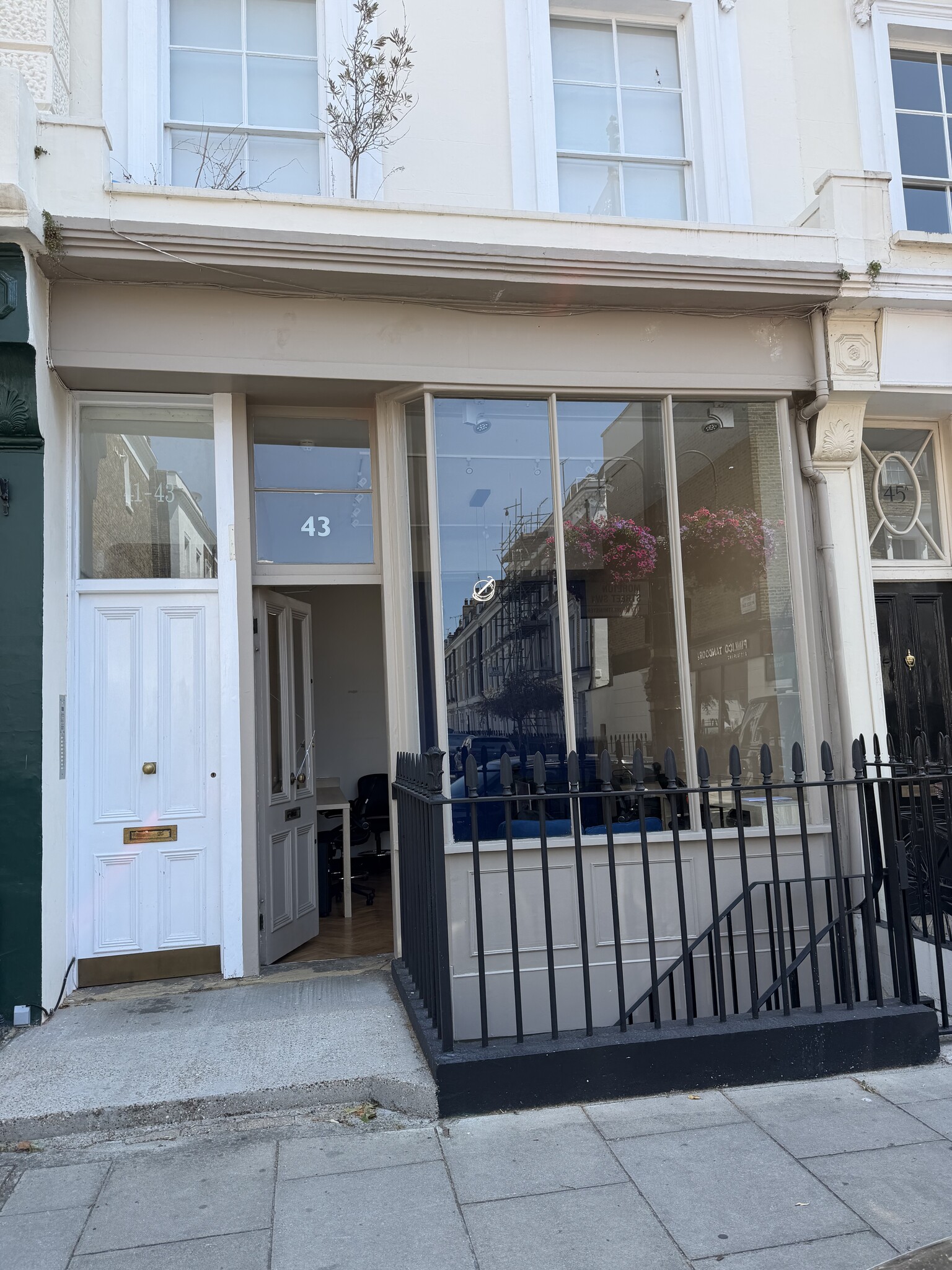 43 Moreton St, London to rent Building Photo- Image 1 of 8