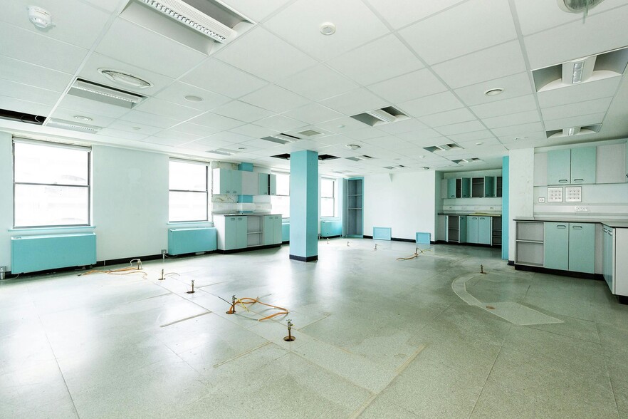 123-129 Grays Inn Rd, London to rent - Interior Photo - Image 3 of 6