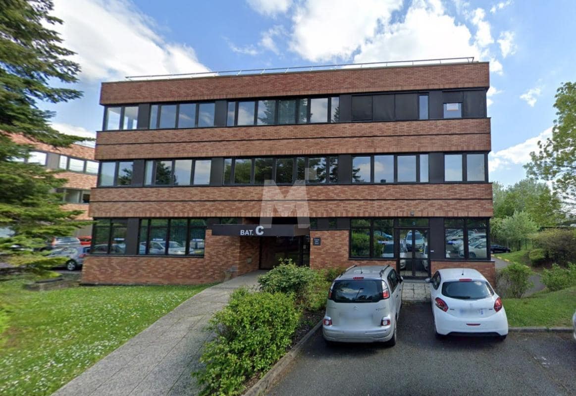 Office in Verrières-le-Buisson to rent Building Photo- Image 1 of 12