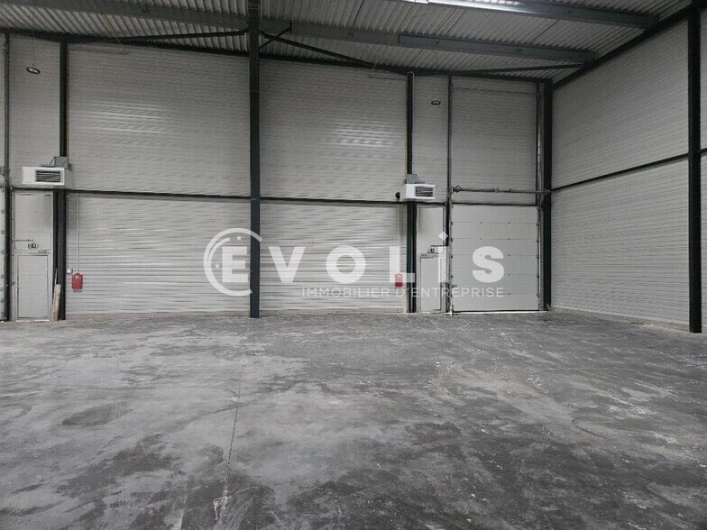 Light Industrial in Villebon Sur Yvette for sale - Building Photo - Image 3 of 6