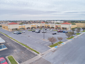 4104-4162 Crosspoint Blvd, Edinburg, TX for rent Building Photo- Image 1 of 4