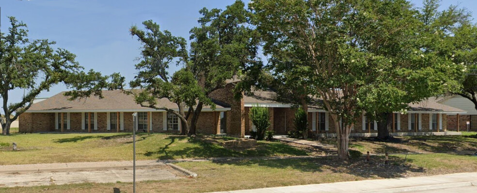 1111 N General Bruce Dr, Temple, TX for rent - Building Photo - Image 1 of 2